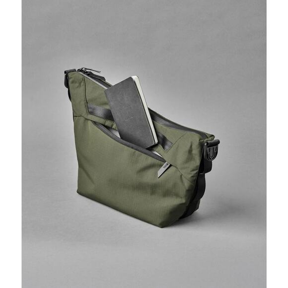 NWT Alpaka Flow Satchel Travel Crossbody Bag 2L Green Axoflux 210D - Picture 6 of 8